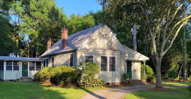 207 W Carolina Avenue, Summerville, SC 29483