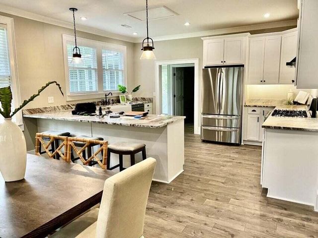 207 W Carolina Avenue, Summerville, SC 29483