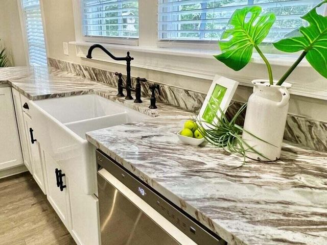 207 W Carolina Avenue, Summerville, SC 29483