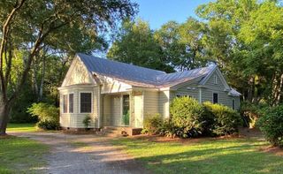 207 W Carolina Avenue, Summerville, SC 29483