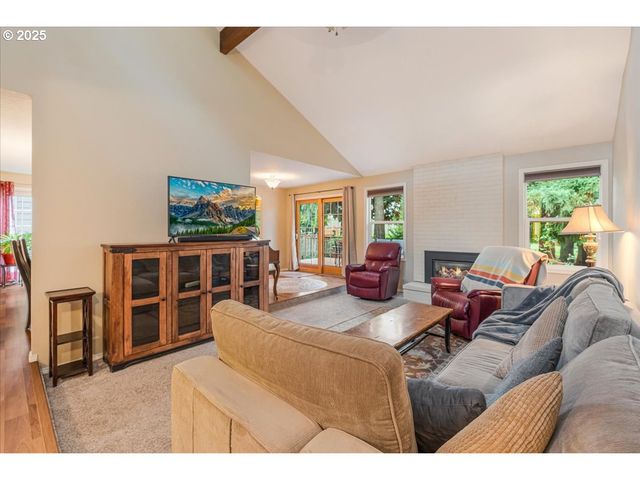 1225 Se JACQUELIN Dr, Hillsboro, OR 97123