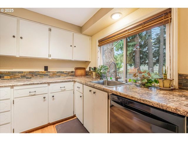 1225 Se JACQUELIN Dr, Hillsboro, OR 97123