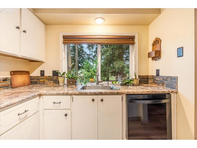 1225 Se JACQUELIN Dr, Hillsboro, OR 97123