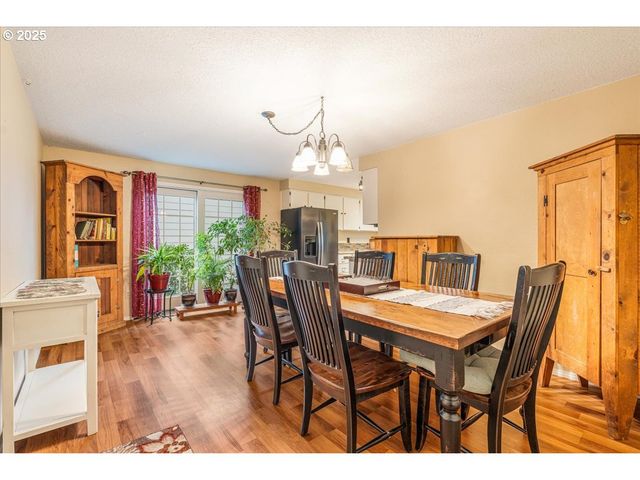 1225 Se JACQUELIN Dr, Hillsboro, OR 97123