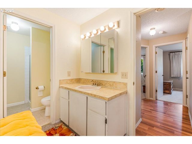 1225 Se JACQUELIN Dr, Hillsboro, OR 97123