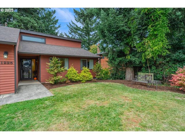 1225 Se JACQUELIN Dr, Hillsboro, OR 97123