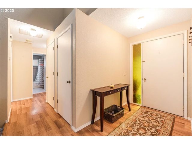 1225 Se JACQUELIN Dr, Hillsboro, OR 97123