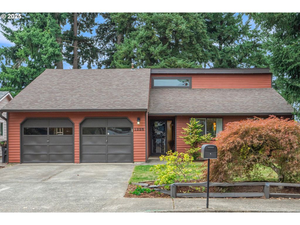 1225 Se JACQUELIN Dr, Hillsboro, OR 97123