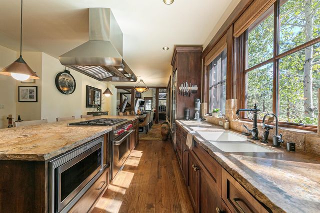 8250 Lahontan Drive, Truckee, CA 96161