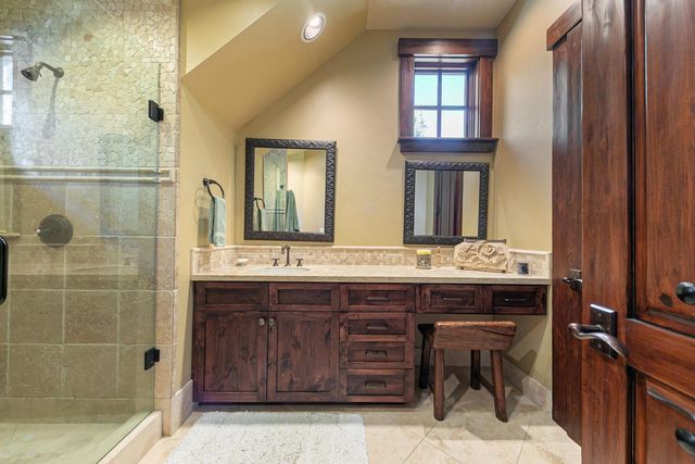 8250 Lahontan Drive, Truckee, CA 96161