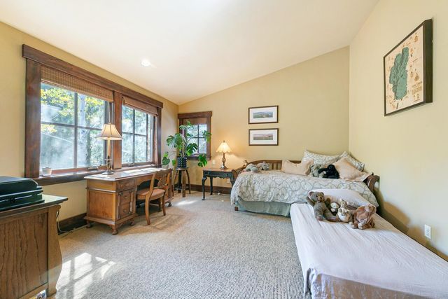 8250 Lahontan Drive, Truckee, CA 96161