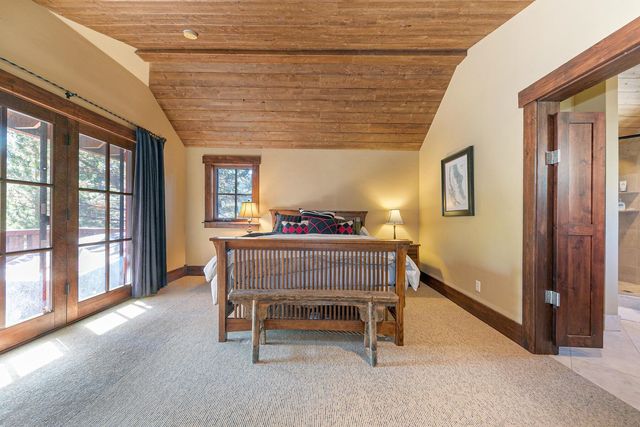 8250 Lahontan Drive, Truckee, CA 96161