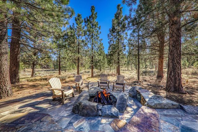 8250 Lahontan Drive, Truckee, CA 96161