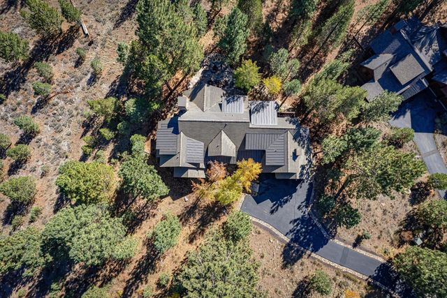 8250 Lahontan Drive, Truckee, CA 96161