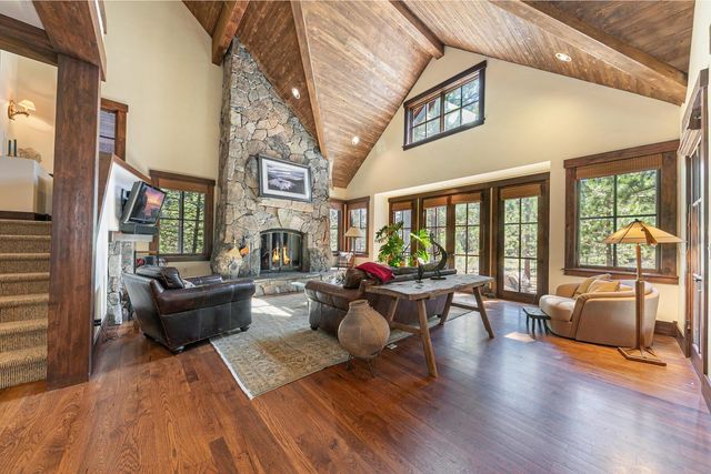 8250 Lahontan Drive, Truckee, CA 96161