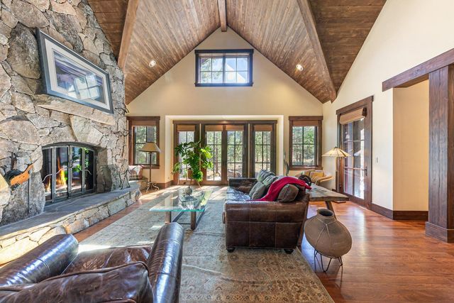 8250 Lahontan Drive, Truckee, CA 96161