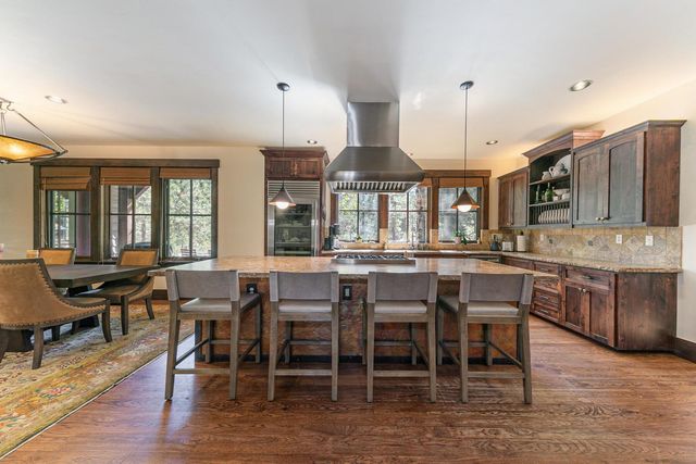 8250 Lahontan Drive, Truckee, CA 96161