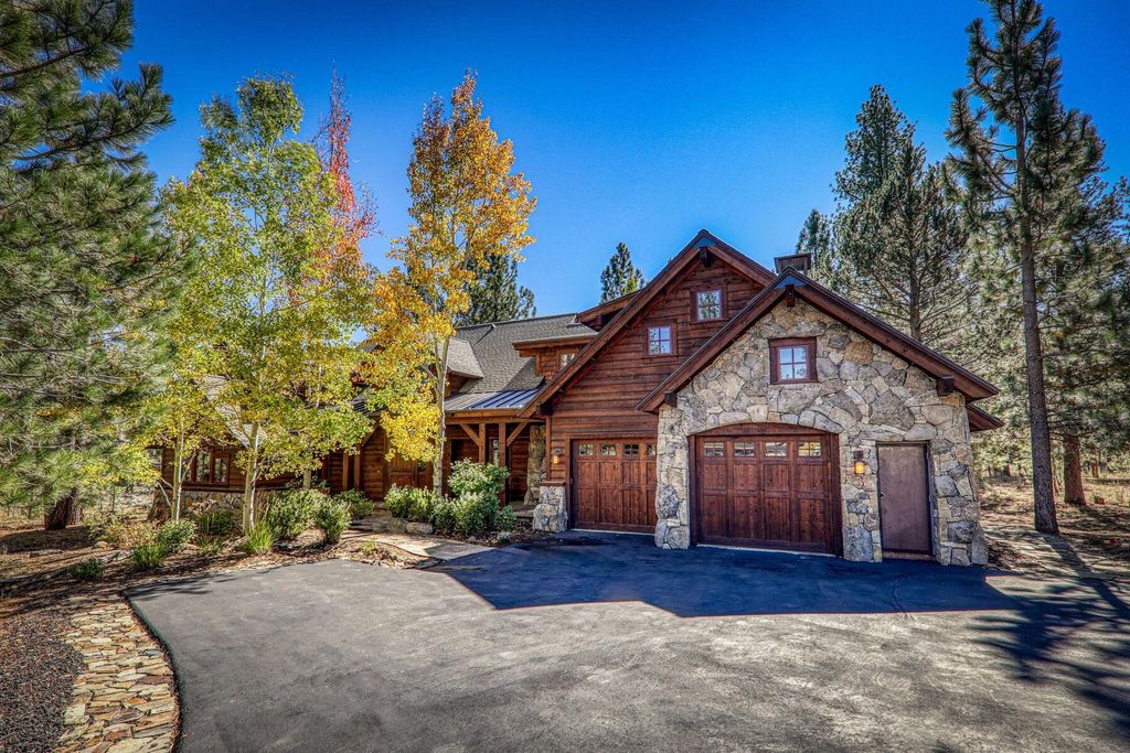 8250 Lahontan Drive, Truckee, CA 96161
