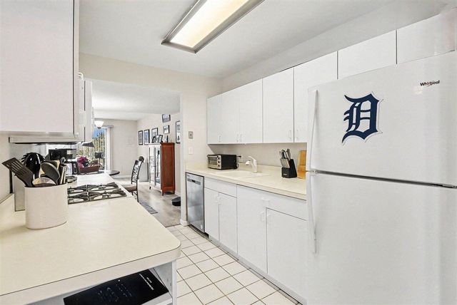 719 Watersedge Drive, Ann Arbor, MI 48105