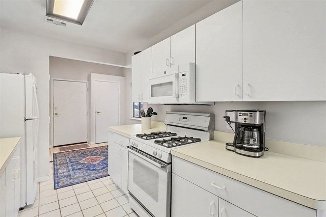 719 Watersedge Drive, Ann Arbor, MI 48105