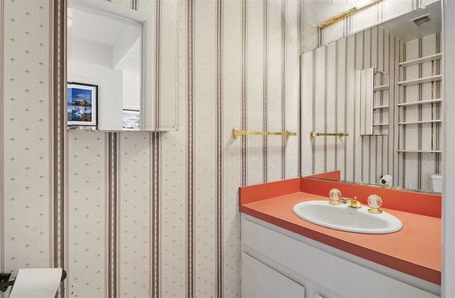 719 Watersedge Drive, Ann Arbor, MI 48105