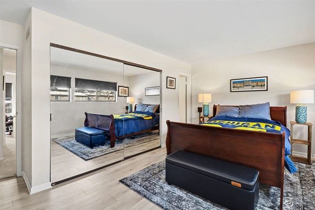 719 Watersedge Drive, Ann Arbor, MI 48105