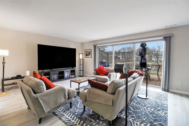 719 Watersedge Drive, Ann Arbor, MI 48105