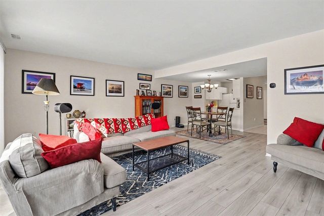 719 Watersedge Drive, Ann Arbor, MI 48105