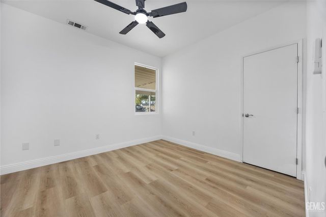 8510 Mainsail Drive, Bakersfield, CA 93312