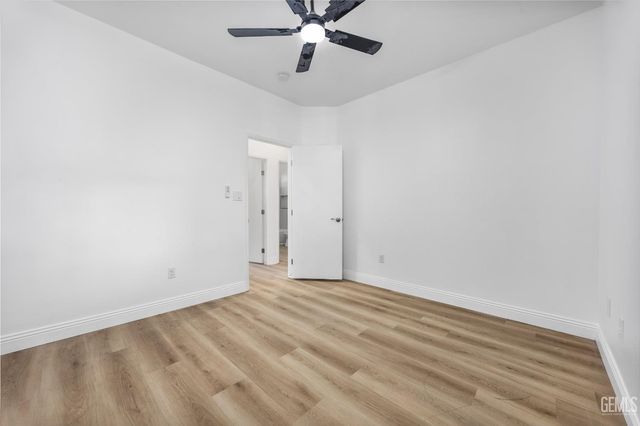 8510 Mainsail Drive, Bakersfield, CA 93312