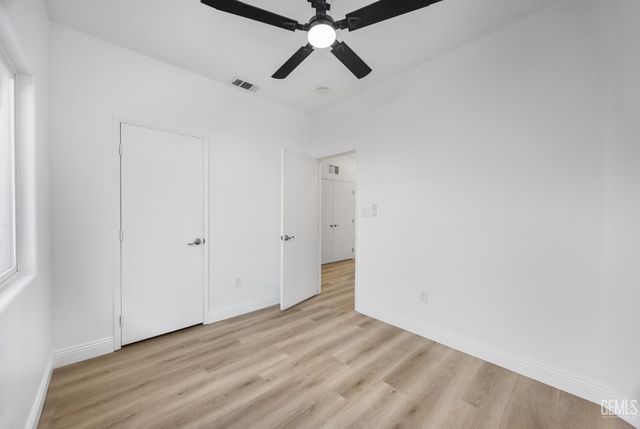 8510 Mainsail Drive, Bakersfield, CA 93312