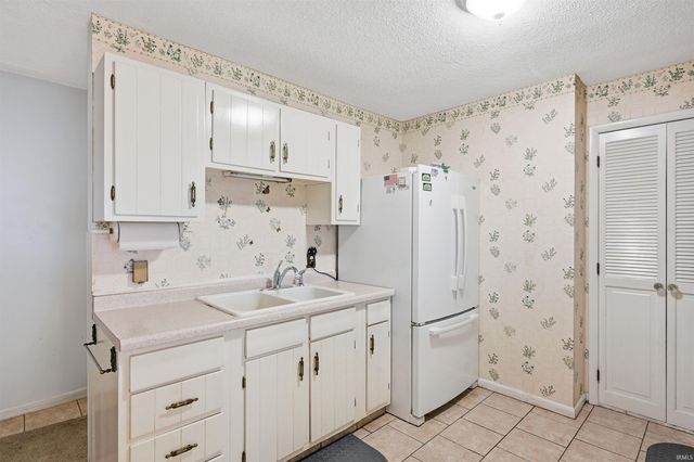 1617 Plymouth Drive, New Castle, IN 47362