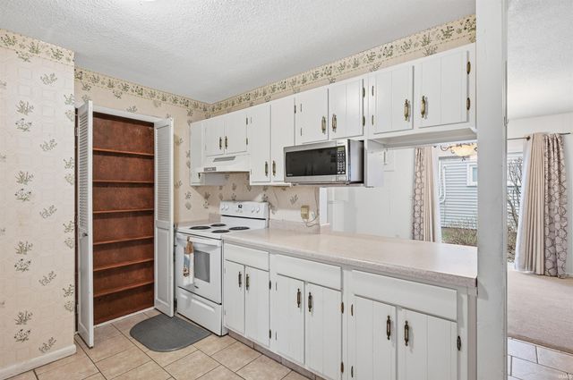 1617 Plymouth Drive, New Castle, IN 47362