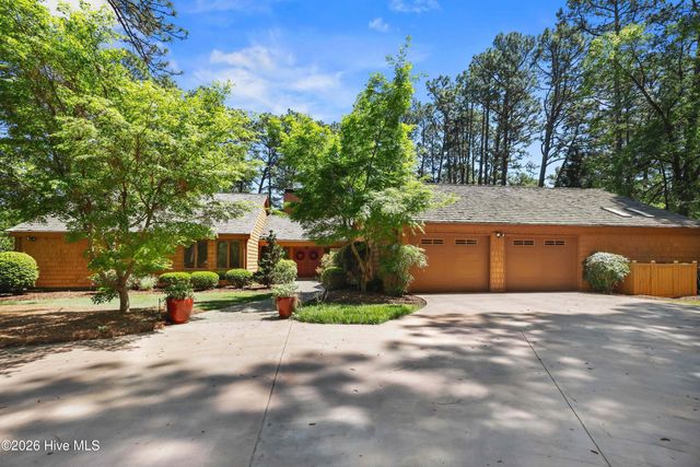 90 El Dorado Street, Pinehurst, NC 28374