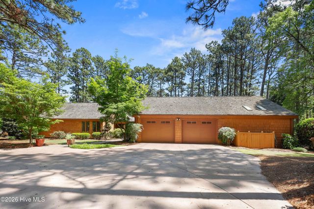 90 El Dorado Street, Pinehurst, NC 28374