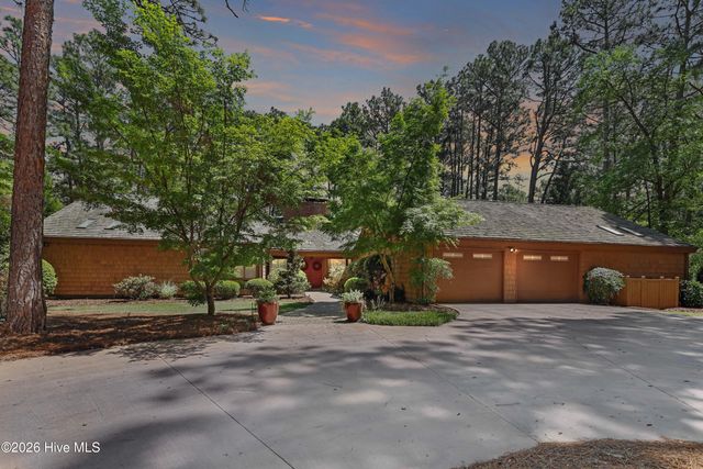90 El Dorado Street, Pinehurst, NC 28374