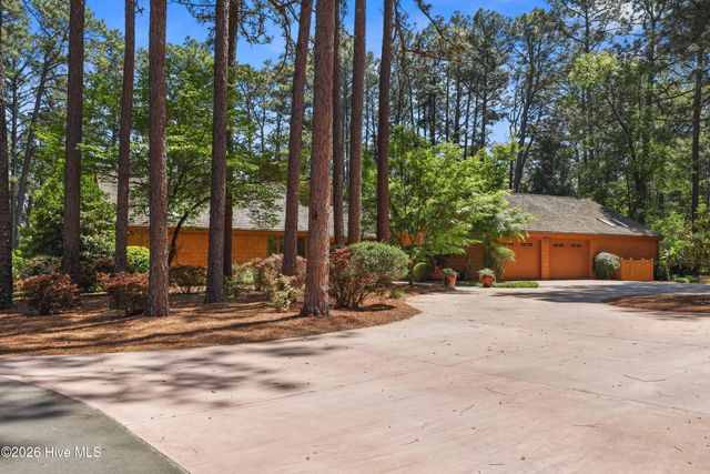 90 El Dorado Street, Pinehurst, NC 28374