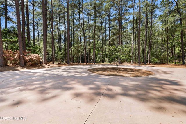 90 El Dorado Street, Pinehurst, NC 28374