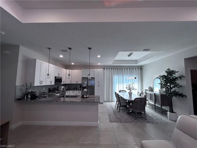501 26th TER, Cape Coral, FL 33993