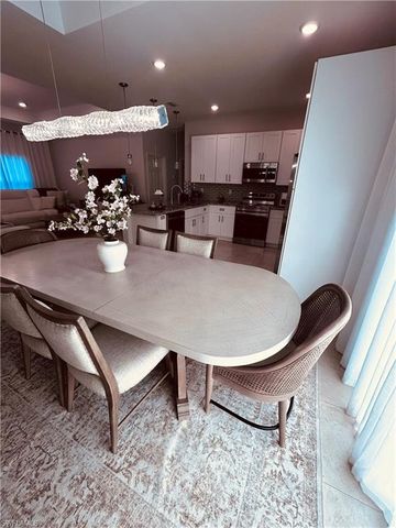 501 26th TER, Cape Coral, FL 33993
