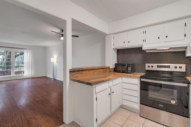 5305 Fleetwood Oaks Avenue 274, Dallas, TX 75235