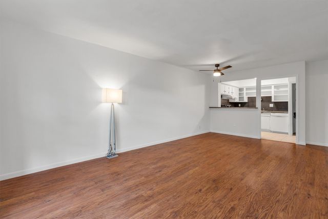 5305 Fleetwood Oaks Avenue 274, Dallas, TX 75235