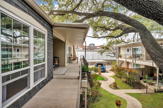 5305 Fleetwood Oaks Avenue 274, Dallas, TX 75235