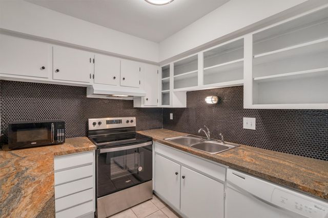 5305 Fleetwood Oaks Avenue 274, Dallas, TX 75235