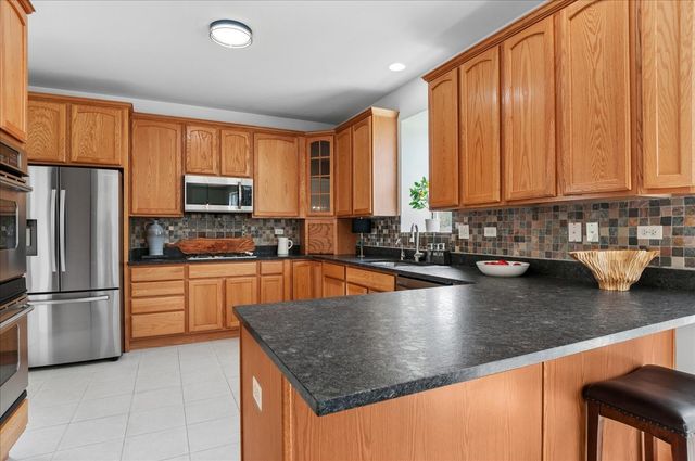 2812 Plante Road, North Aurora, IL 60542