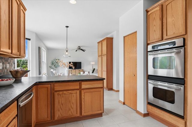2812 Plante Road, North Aurora, IL 60542