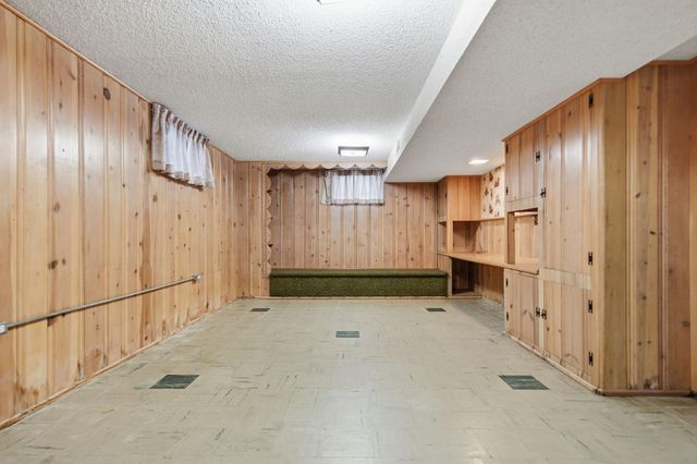 2717 30th Avenue NE, Saint Anthony, MN 55418