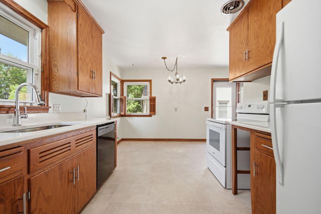 2717 30th Avenue NE, Saint Anthony, MN 55418