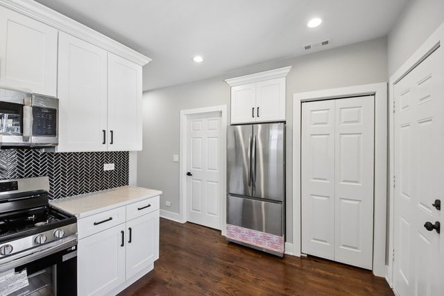 853 N Laramie Avenue, Chicago, IL 60651