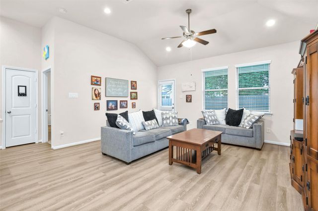 18806 Legend Oaks Drive, Magnolia, TX 77355